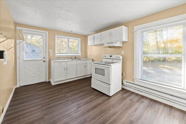 Foto del edificio - 4159 N Ridgeview Dr