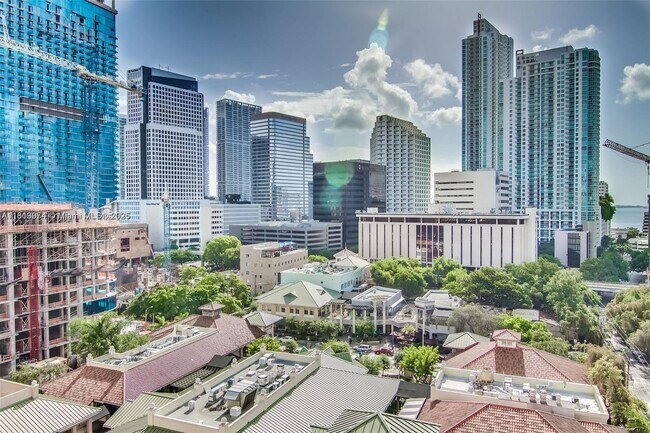 Foto del edificio - 999 SW 1st Ave
