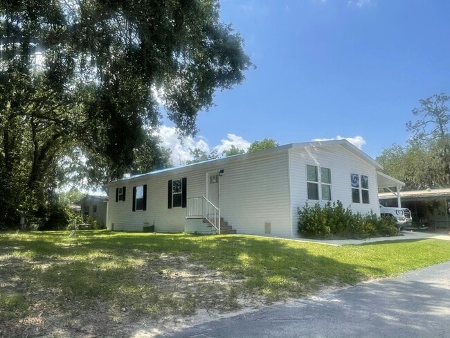 Building Photo - 11 Coach House Ct