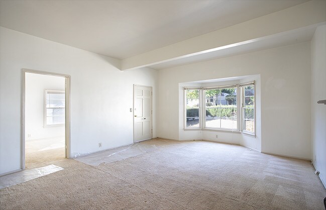 Building Photo - 860 New York Dr