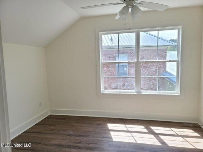 Foto del edificio - 317 Hamilton Ct
