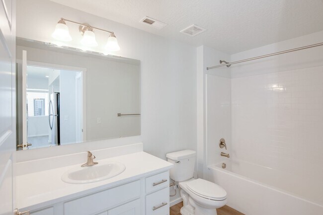 Foto del edificio - Now Leasing!  Location, Community, Quality Living!