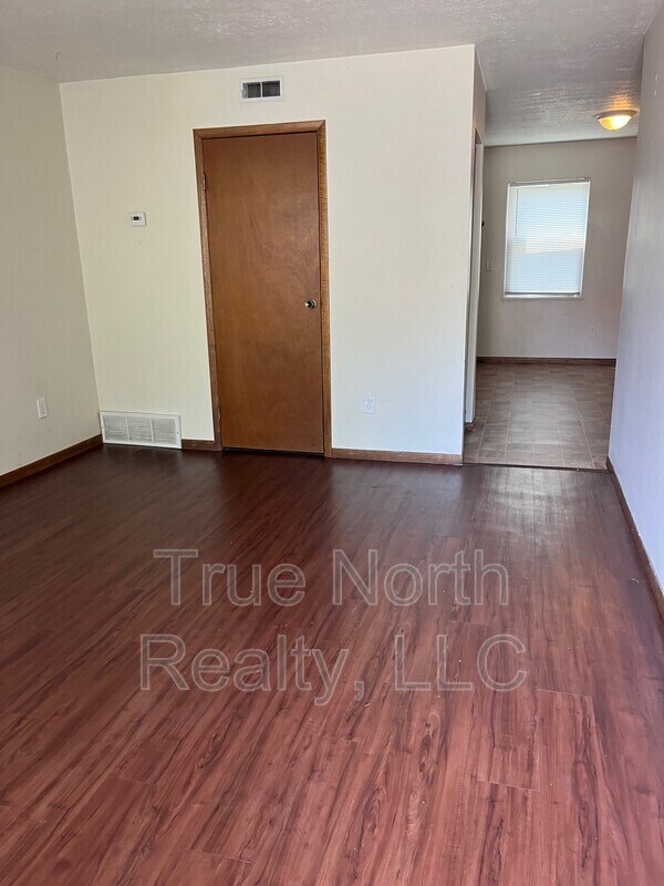 Building Photo - 2610 Sandbury Blvd