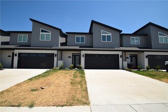 Building Photo - 470 Amethyst Rd