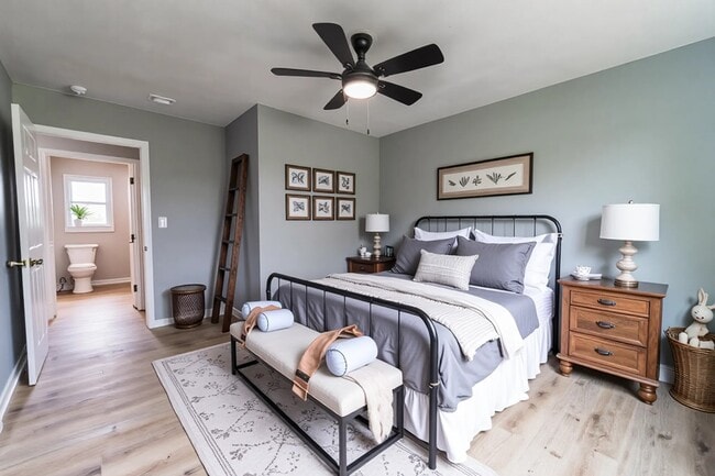 Building Photo - 212 Couch St