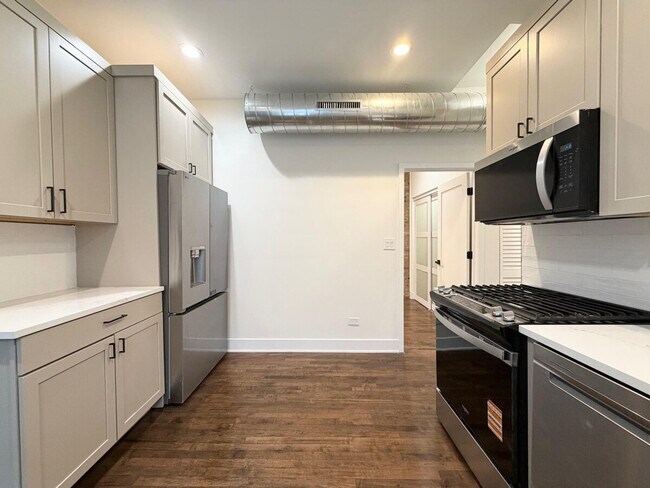 Foto del edificio - 1110 S Western Ave