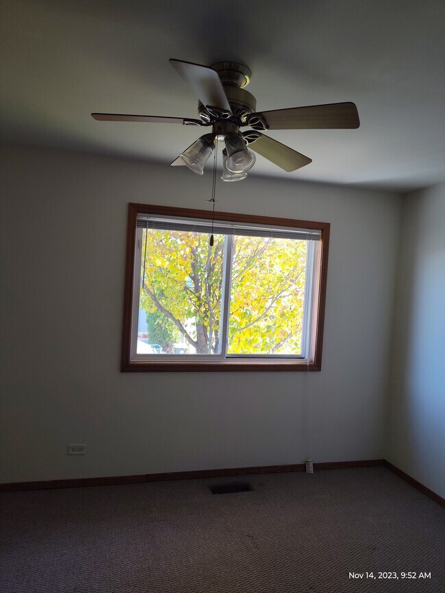 Foto del edificio - 434 Meadow Green Ln