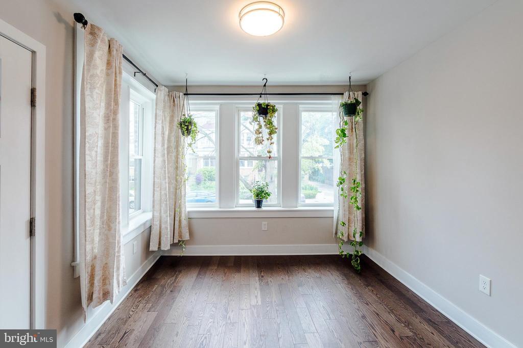 Foto principal - 4841 Larchwood Ave