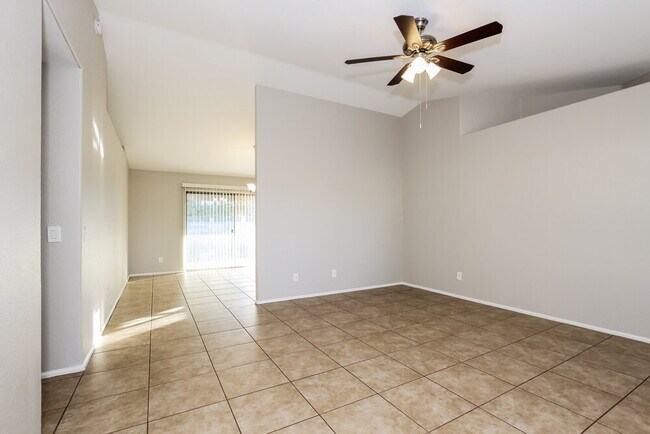 Building Photo - 717 E Calle Chulo Rd