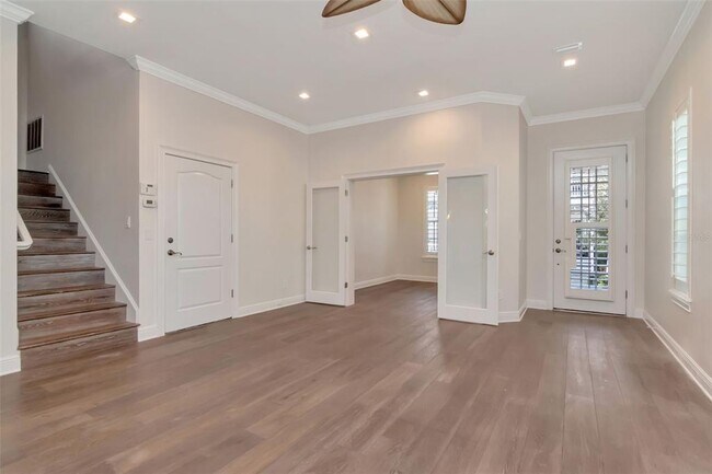 Building Photo - 947 Hemingway Cir