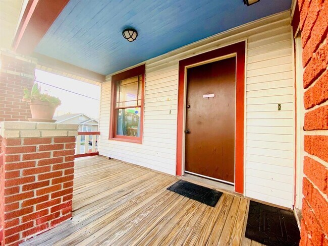 Building Photo - 2528 Ave Q 1/2