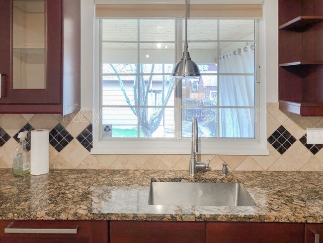 Photo - 2676 Perry St House