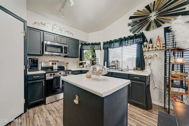 Foto del edificio - 2744 S Raven