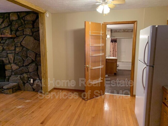 Building Photo - 3516 S Linden Ave