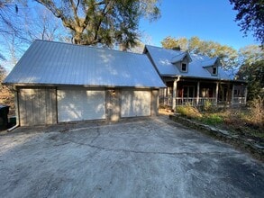 Building Photo - 111 Woody Dr