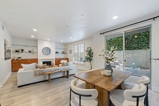 Foto del edificio - 2240 S Beverly Glen Blvd