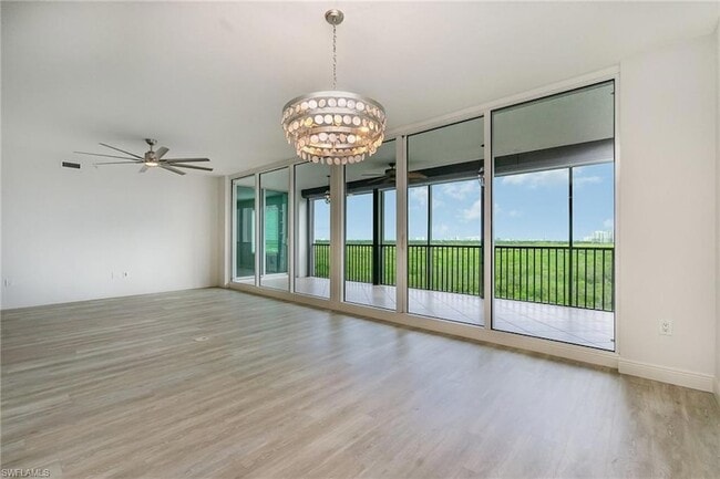 Foto del edificio - 455 Cove Tower Dr