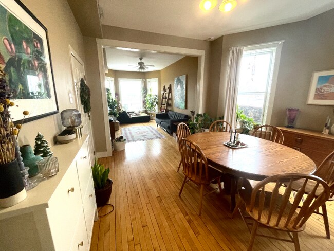 Foto del edificio - 3249 W Hirsch St