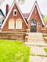 Building Photo - 5791 Somerset Ave
