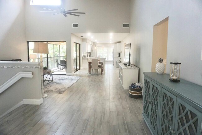 Building Photo - 16870 Island Cove Dr