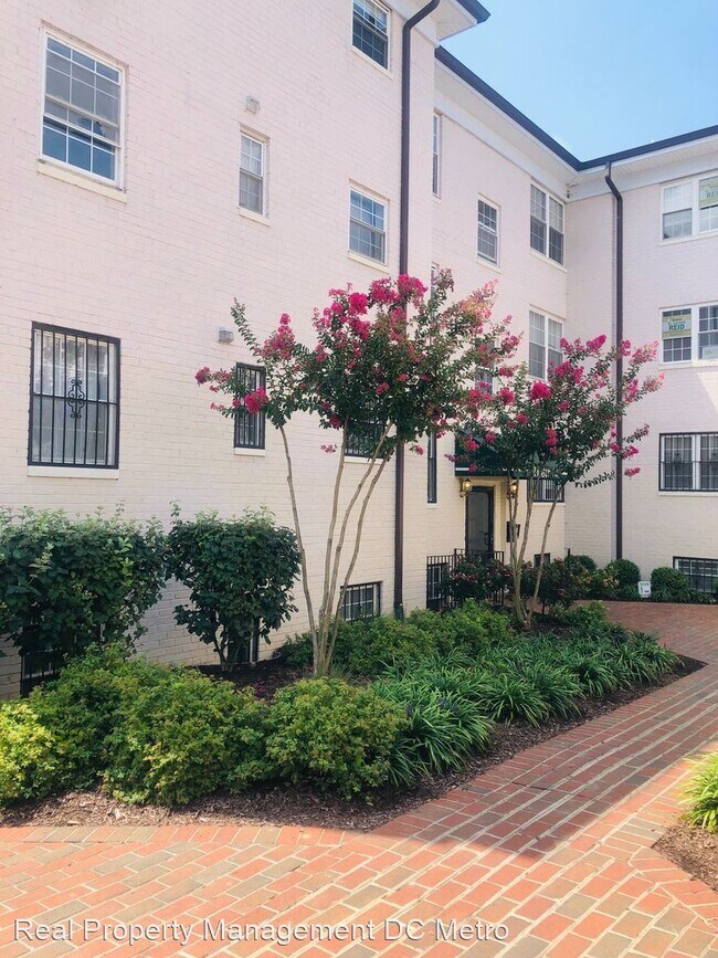Foto del edificio - 2 br, 1 bath House - 3221 8th St, SE #1