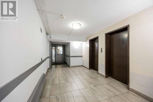 Photo du bâtiment - 4645-4645 Jane St