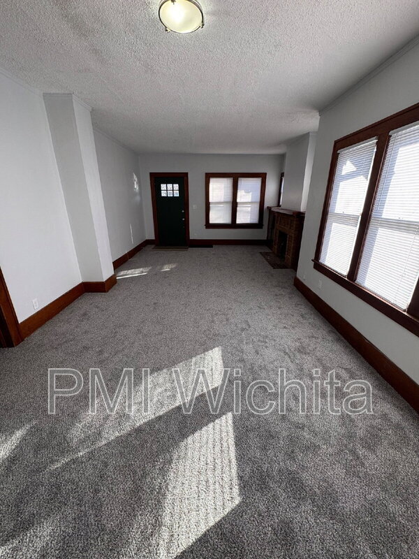 Foto del edificio - 341 N Grove Dr