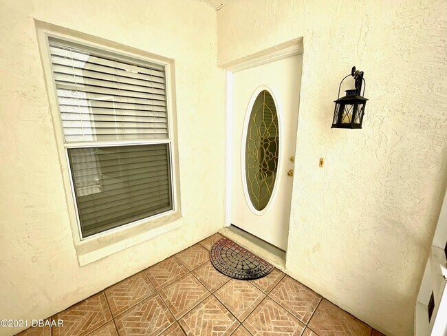 Foto del edificio - 2235 Candlewood Ln E