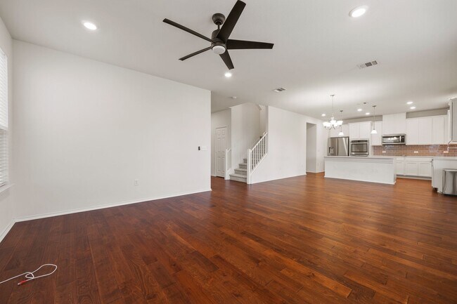Foto del edificio - Beautiful 3BR Home with Open Floor Plan, Covered Patio & Private Fenced Yard in South Austin