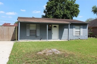 Building Photo - 7739 Greendowns St