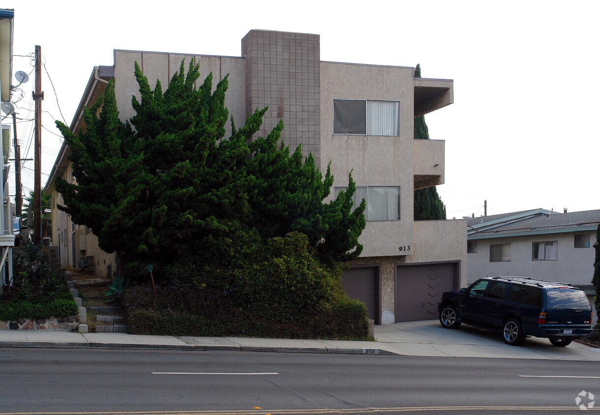 Foto del edificio - 913 E Grand Ave