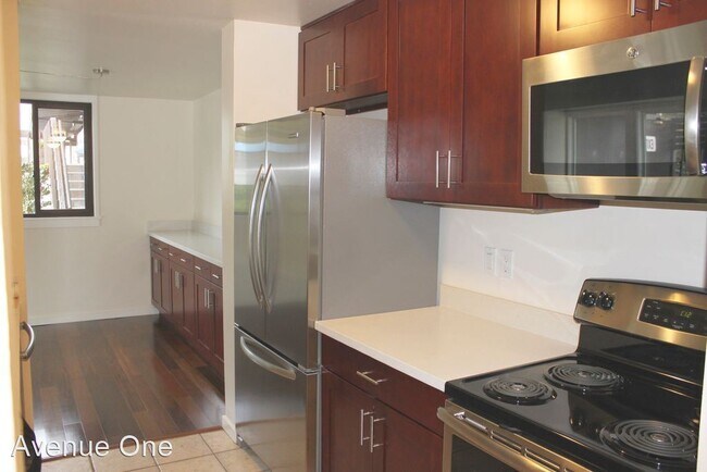Foto del edificio - 2 br, 1 bath House - 3717 Beach Drive SW 103