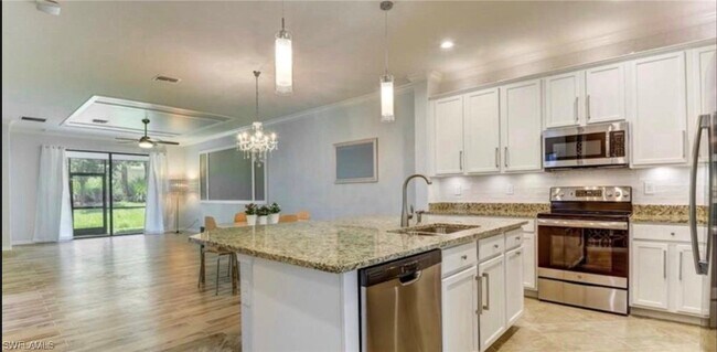 Building Photo - 9174 Woodhurst Dr