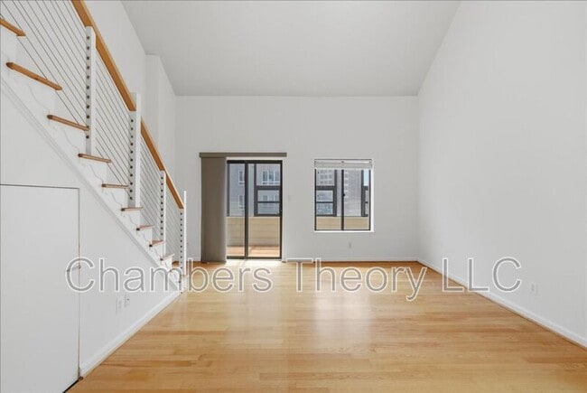 Photo - 1020 N Stafford St Apartment