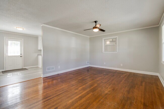 Building Photo - 7712 Burdell Dr