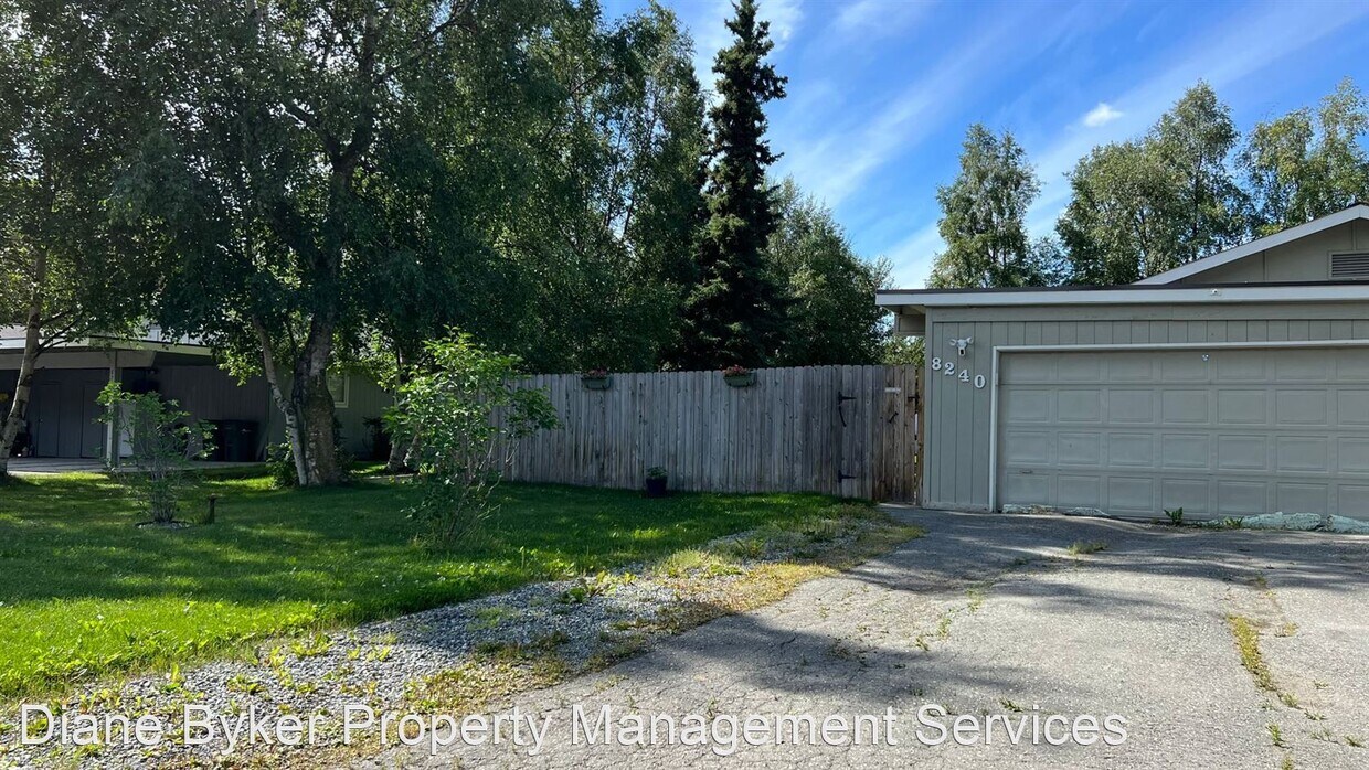 2 br, 1 bath House 8240 Drive 2 House Rental in Anchorage