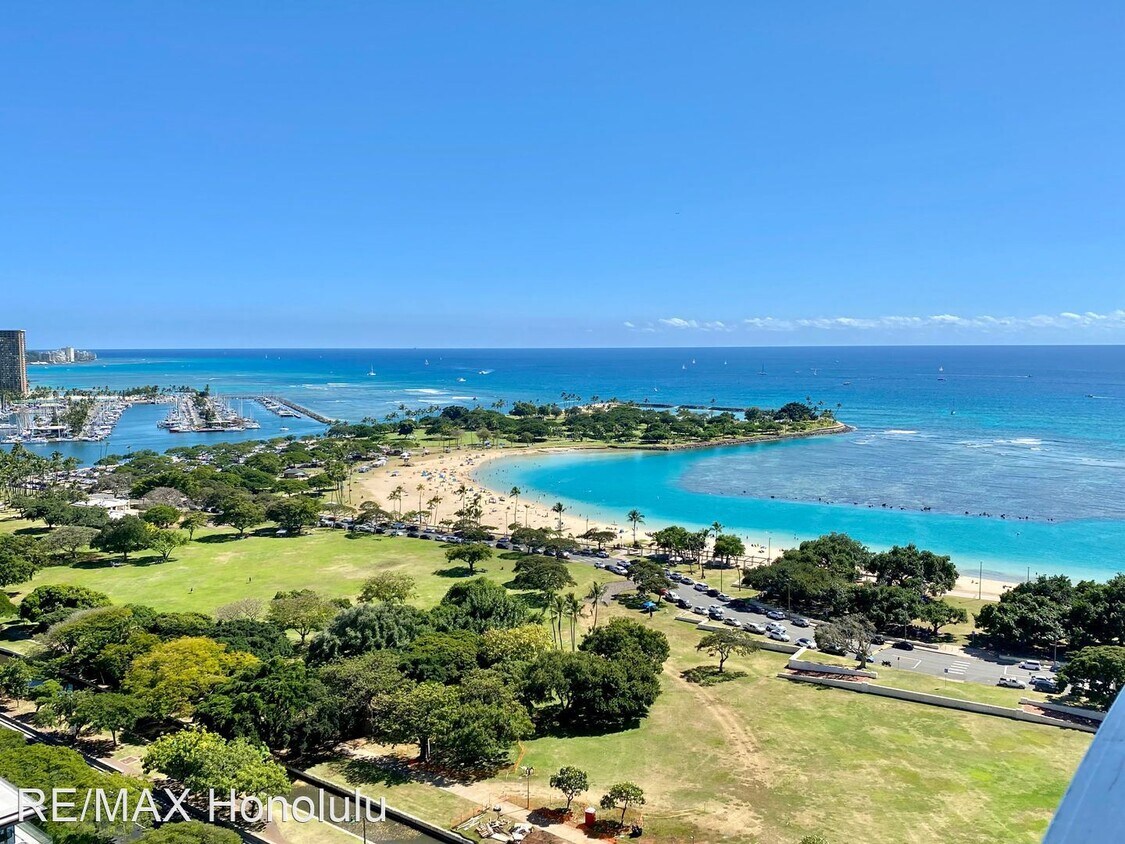 Foto principal - 2 br, 2 bath House - 1350 Ala Moana Blvd #...