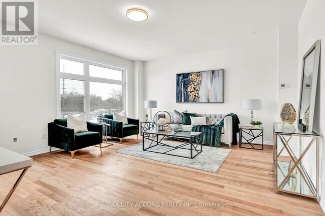 Building Photo - 87 Inverary Cres