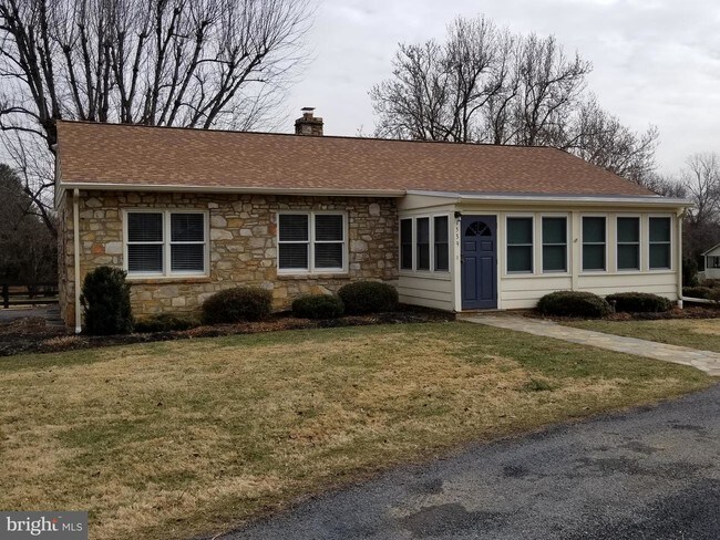 Building Photo - 1539 Easton Ln