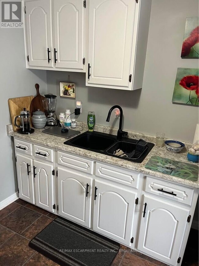 Photo du bâtiment - 3850 Fernwood Ln