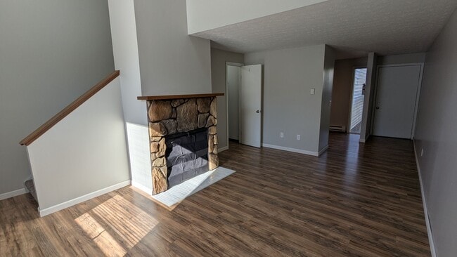 Building Photo - MN Cedar Village (857)