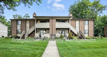 Building Photo - 5251 Belle Isle Dr