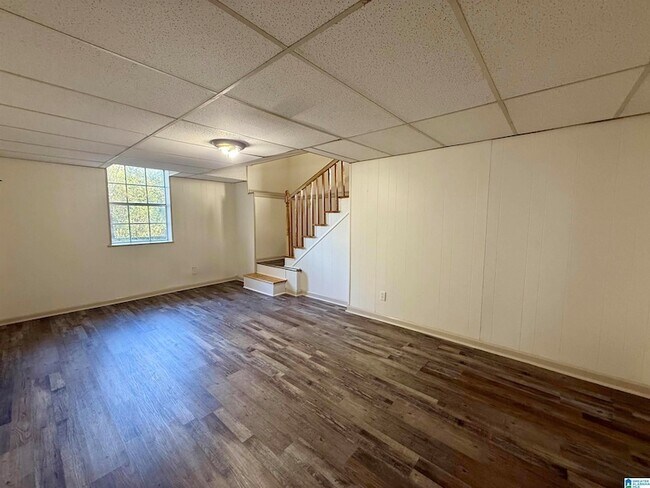 Building Photo - 648 Cort Cir NE