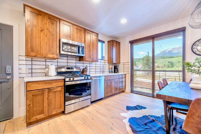 Foto del edificio - 1060 Blue River Pkwy