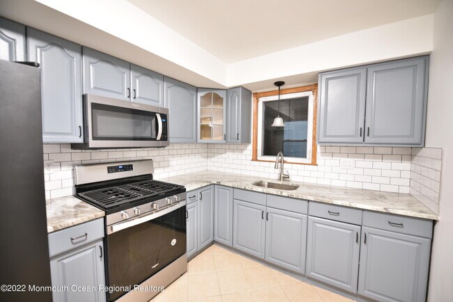 Foto del edificio - 51 W 7th St