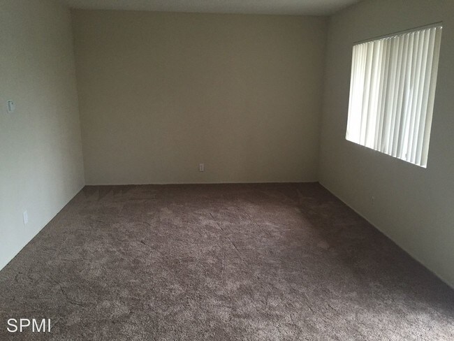 Foto del edificio - 832 W mines Ave