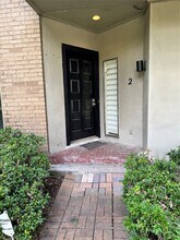 Building Photo - 10811 Richmond Ave.