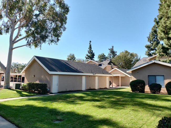 Building Photo - Pepperwood Villas