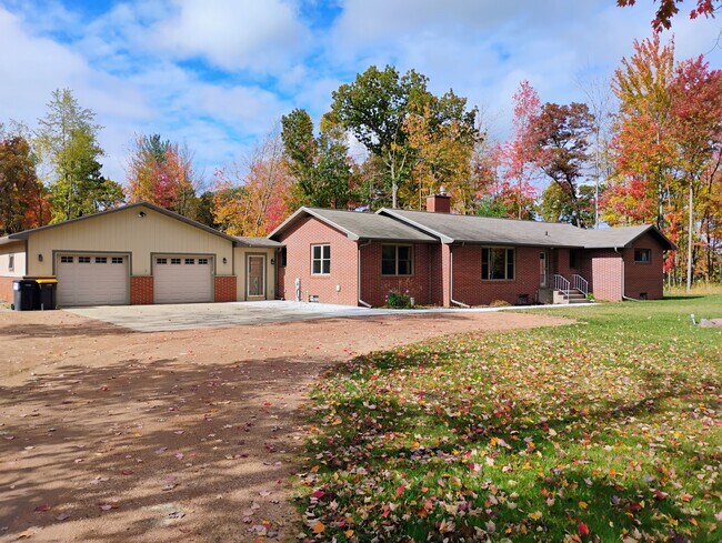 Foto del edificio - 4106 Camp Phillips Rd