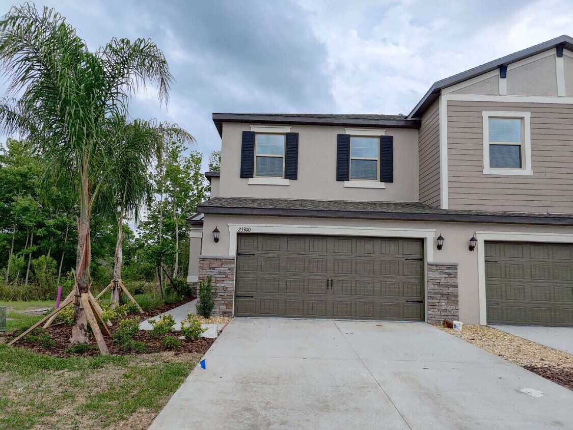 Primary Photo - 23300 Willow Glen Way